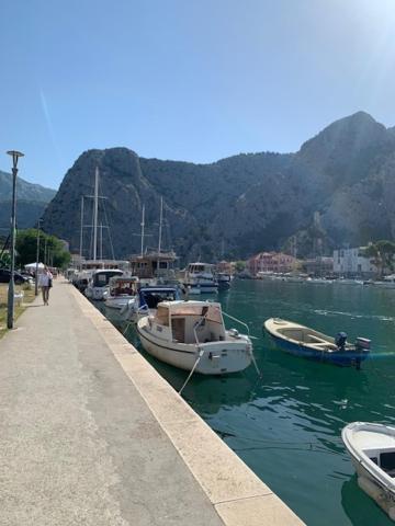 Sea View Panorama Apartment L Omiš Екстериор снимка