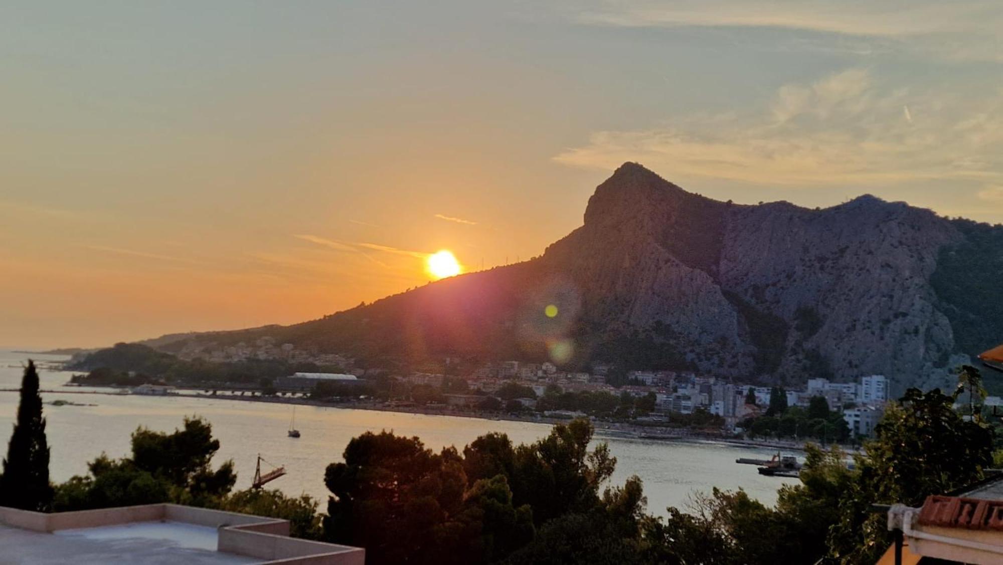 Sea View Panorama Apartment L Omiš Екстериор снимка