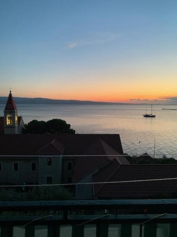 Sea View Panorama Apartment L Omiš Екстериор снимка
